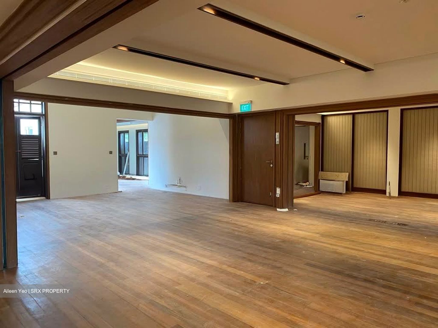 Upper Weld Road (D8), Office #585649511